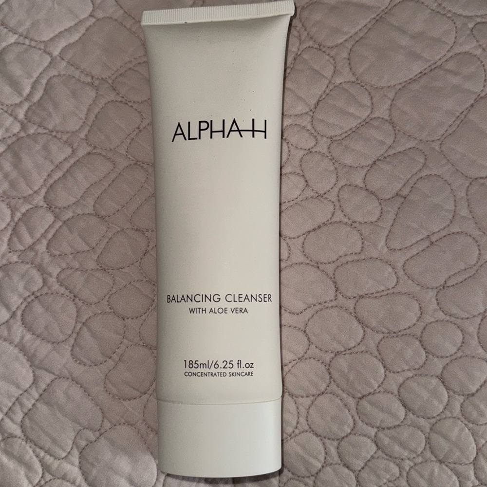 NEW!  ALPHAH Balancing Cleanser with Aloe Vera